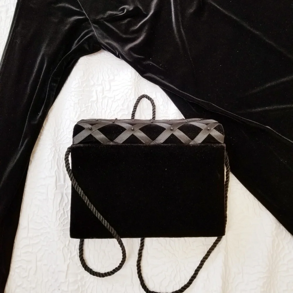N/A black velvet